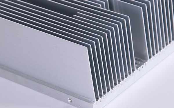 純鋁插片散熱器 純鋁插片散熱器