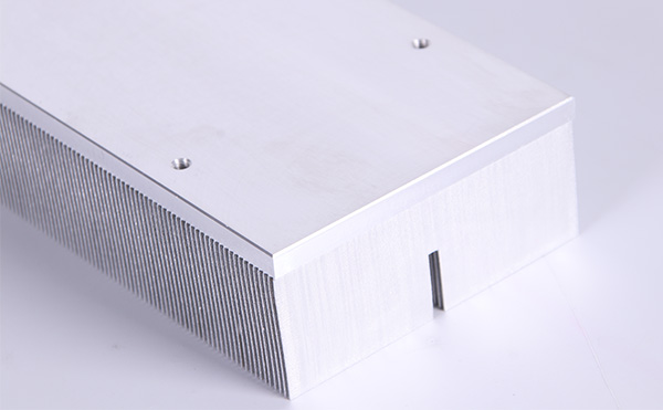 服務(wù)器鏟齒散熱器 服務(wù)器鏟齒散熱器