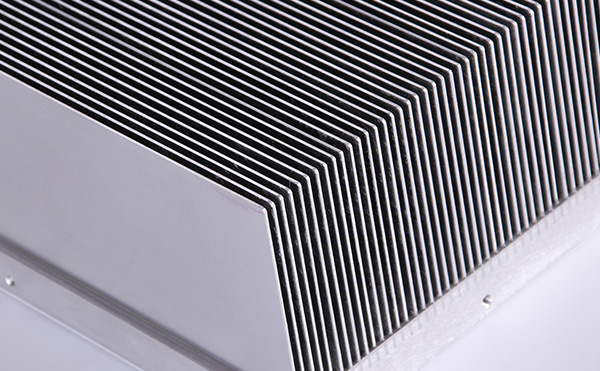 太陽能發(fā)電IGBT熱管均溫散熱器 太陽能發(fā)電IGBT熱管均溫散熱器